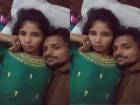 Amateur Desi girl gives a blowjob and gets fucked in exclusive video