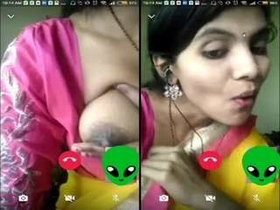 Amateur Indian babe flaunts her body in a steamy solo video