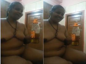 Exclusive nude video of a desi amateur
