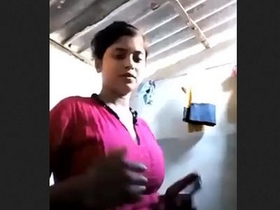 Stunning bhabi in the bathroom