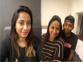 Desi hottie gets naughty in hotel room