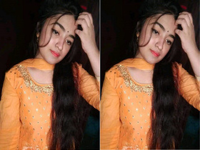 Curvy Indian girl gets naughty in exclusive amateur video