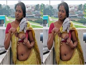 Exclusive Horny Bhabhi's Video Call with Boobs and Pussy Exposed