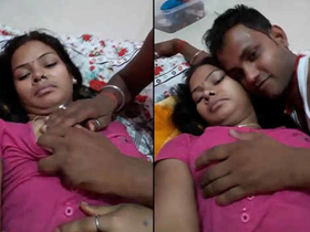Desi couple reveals their breasts and gives oral pleasure