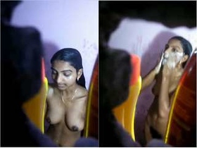 Exclusive video of a super hot Indian girl bathing in a hidden camera