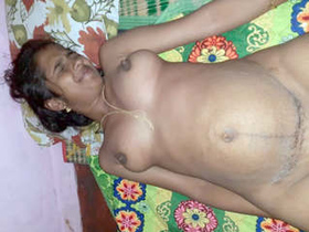 Tamil bhabi in part 2 of nude video series