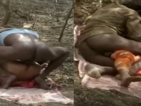 Desi village couple enjoys outdoor sex in the open air