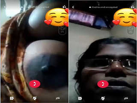 Mallu auntie reveals her breasts on VK