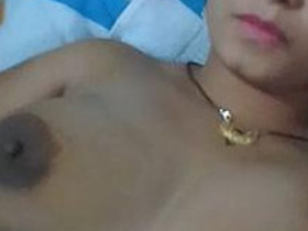Desi babe flaunts her body and gets naughty in front of the camera