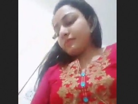 Punjabi babe's dripping pussy in hot video