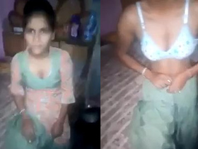 Indian girlfriend excludes boyfriend for some hot solo action