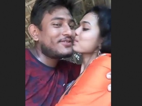 Passionate kissing with an Indian lover