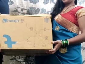 Flipkart boy goes wild with Bhabhi