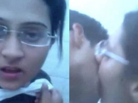 Desi college student Bebe gives a blowjob on campus