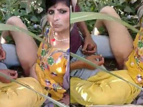 Desi babe randi gets fucked and sucks in the village outdoors with clear Hindi audio