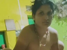 Watch a Desi Aunty from Rajasthan in XXX Video