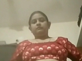 Indian bhabhi flaunts her body in a solo video