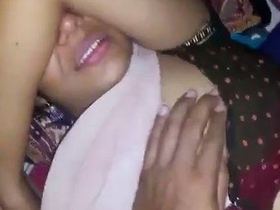 Horny Indian bhabhi flaunts her pussy in a hot video