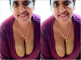 Indian amateur bhabhi flaunts her big boobs and pussy