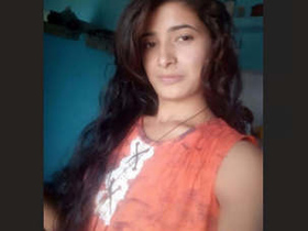 Stunning Indian college student presents herself for her boyfriend
