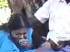 Desi bf gives a blowjob to his Tamil girlfriend in a hot video