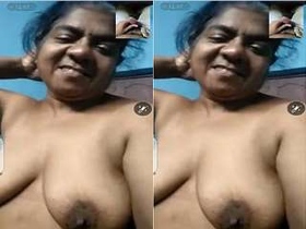 Indian amateur wife shows off her nude body in exclusive video