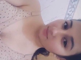 Naked girl reveals her body in solo video