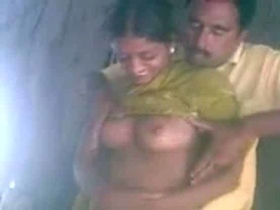 Indian couple enjoys outdoor sex in this video