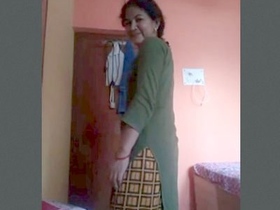 Bhabhi from Assam flaunts her big boobs and butt