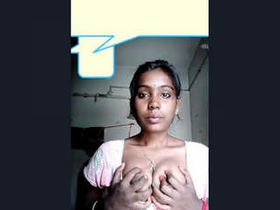 Indian girl flaunts her big breasts on Vk