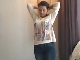 Indian girl flaunts her desi beauty in a steamy online video