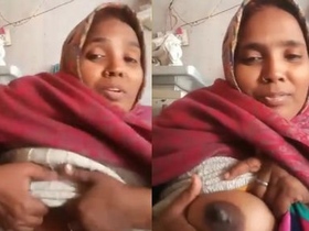 Voluptuous Indian aunt enjoys sensual village escapade