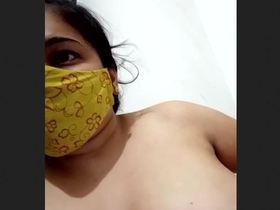 Krunalyoung's live performance featuring her ample bosom