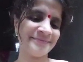 Desi babe with big ass flaunts her naked body in solo video