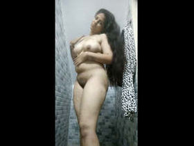 Sensual Indian dancer bares all in steamy performance