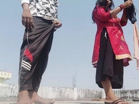 Desi couple gives their wife a golden necklace and gets naughty on the desk! Hindi porn