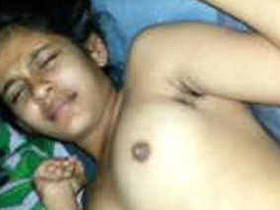 Sizzling Indian babe in a naughty video