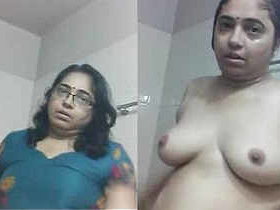 Indian aunt takes sensual bath