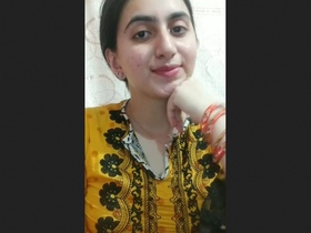 Paki girl gives a full update in a steamy video