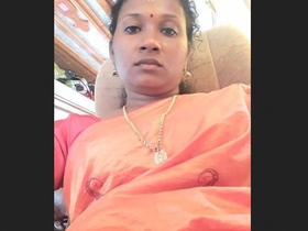 Horny bhabhi's MMS shows her unsatisfied and agitated side