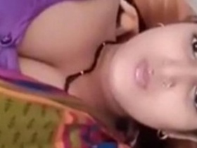 Cute desi bhabhi flaunts big cleavage in teasing video