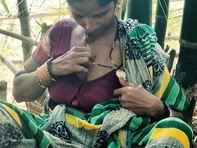 Desi bhabhi and her lover have sex in the forest