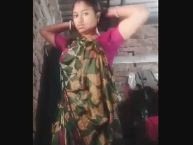 Bengali bhabhi strips off her sari and goes naked in the village