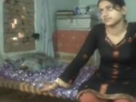 Cousin and Pakistani girl have sexual encounter in films