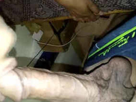 Horny Indian bhabhi gives a blowjob in this video clip