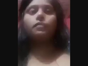 Horny Bengali girl shows off her skills and gives a blowjob