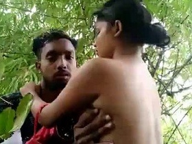 Tamil bhabi gives outdoor blowjob to lover