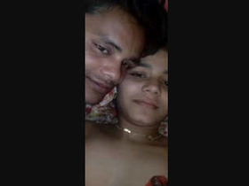 Indian lovers share romantic moments in high definition
