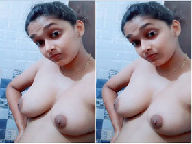 Amateur Indian beauty flaunts her body in exclusive video