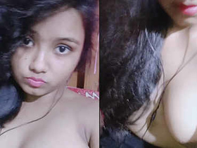 Indian college girl flaunts her breasts in a steamy video